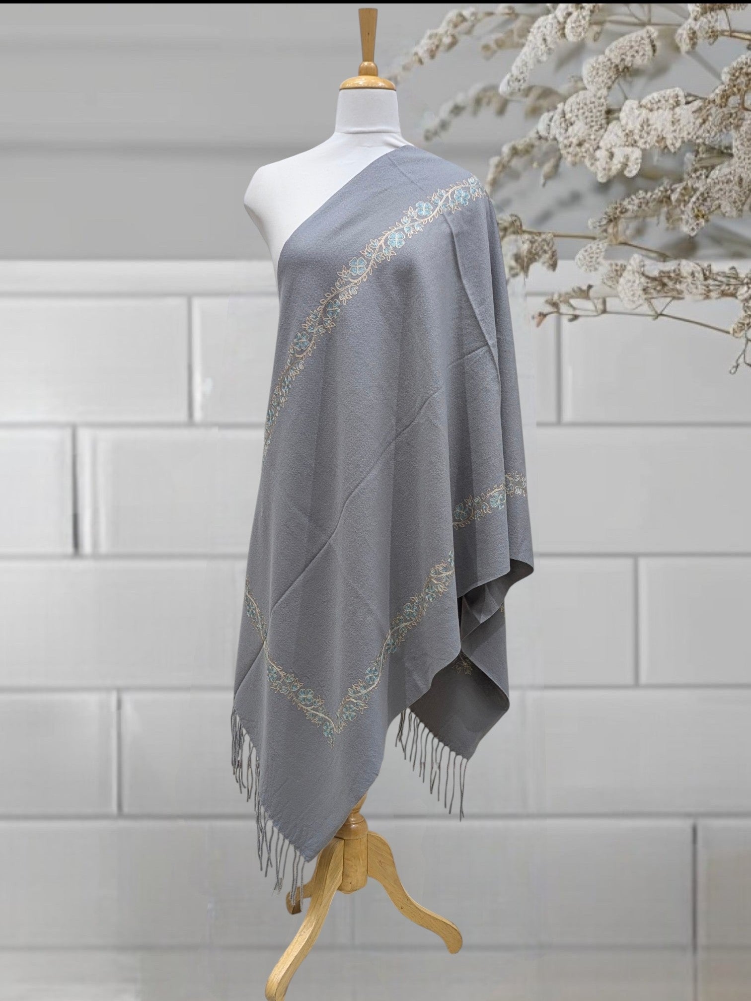 WOMEN WOOLEN STOLE