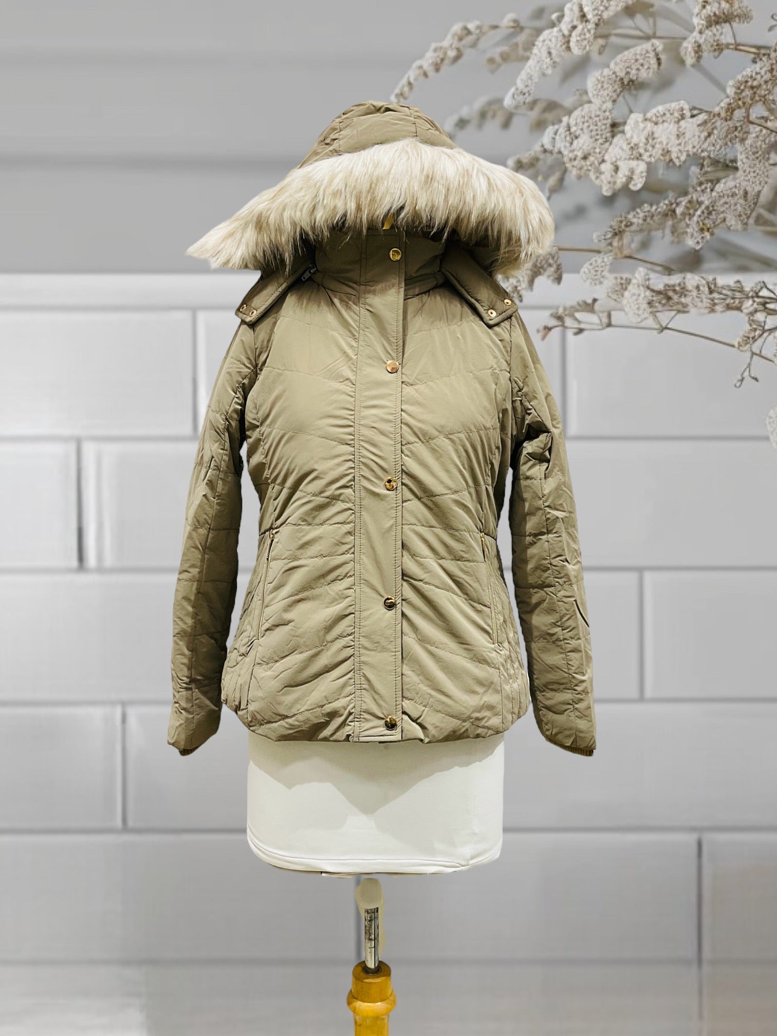 Women Jacket Snow and Wind Resistance 7144