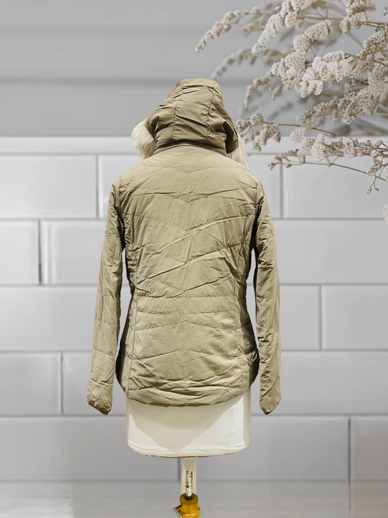 Women Jacket Snow and Wind Resistance 7144