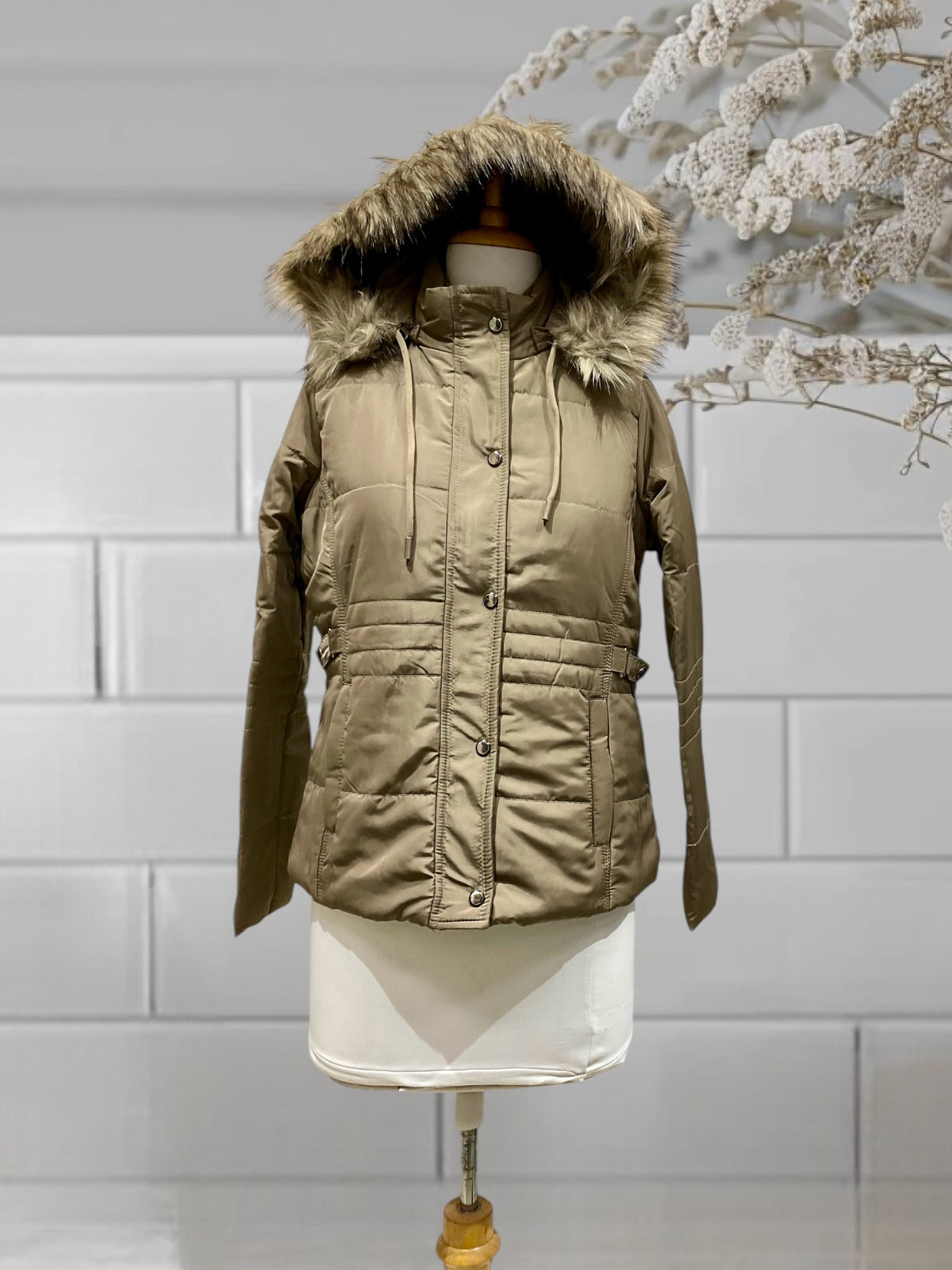 Women Jacket Camel Snow and Wind Resistance 7112