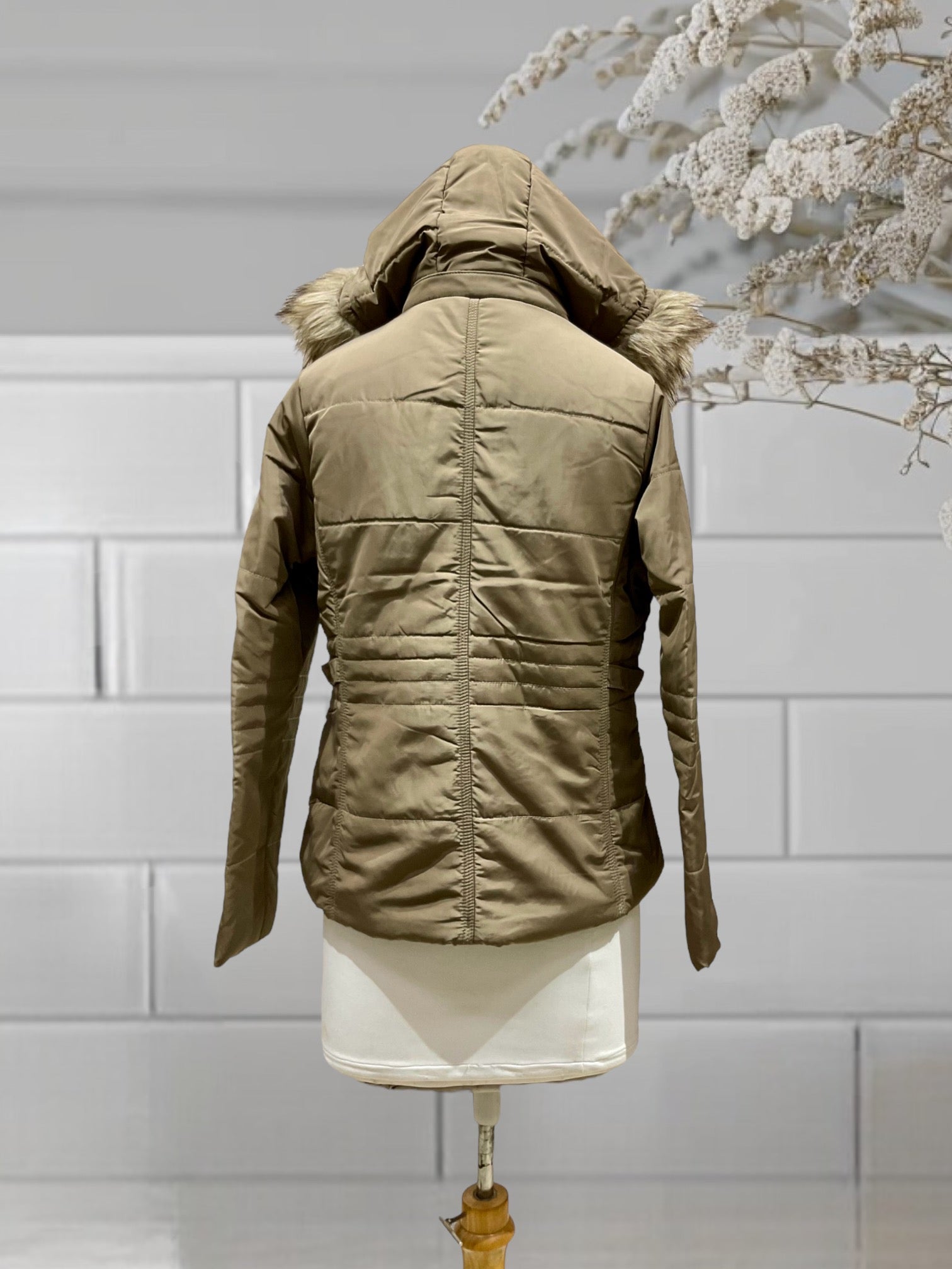 Women Jacket Camel Snow and Wind Resistance 7112