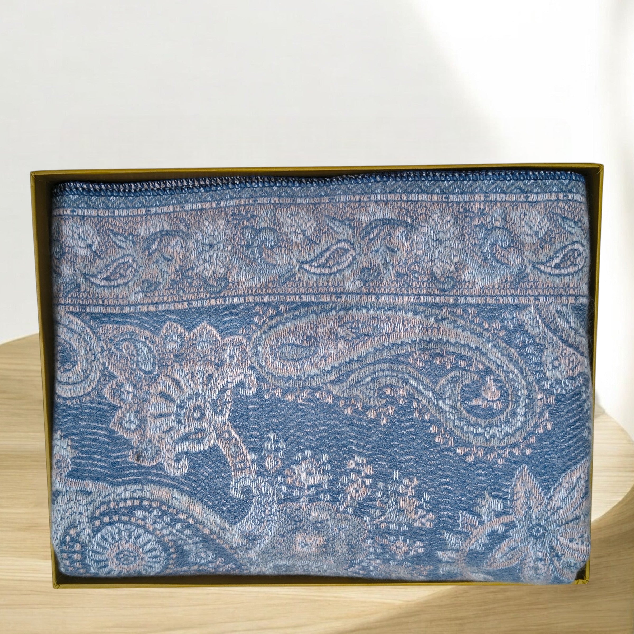 WOMEN'S WOOLEN STOLE