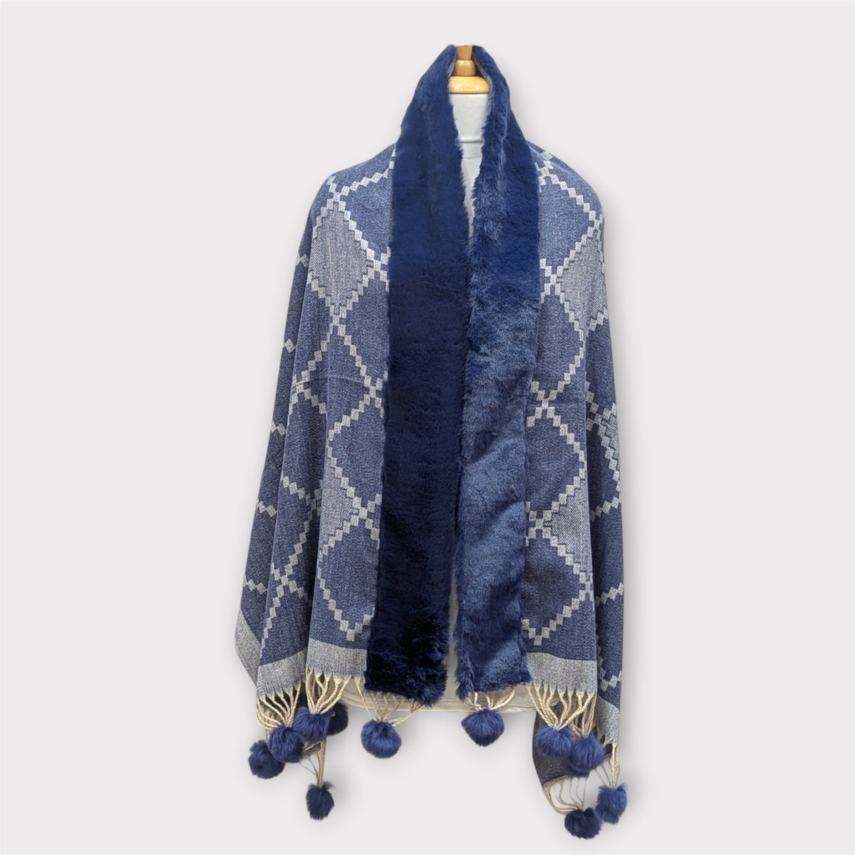WOMEN WOOLEN SHRUG