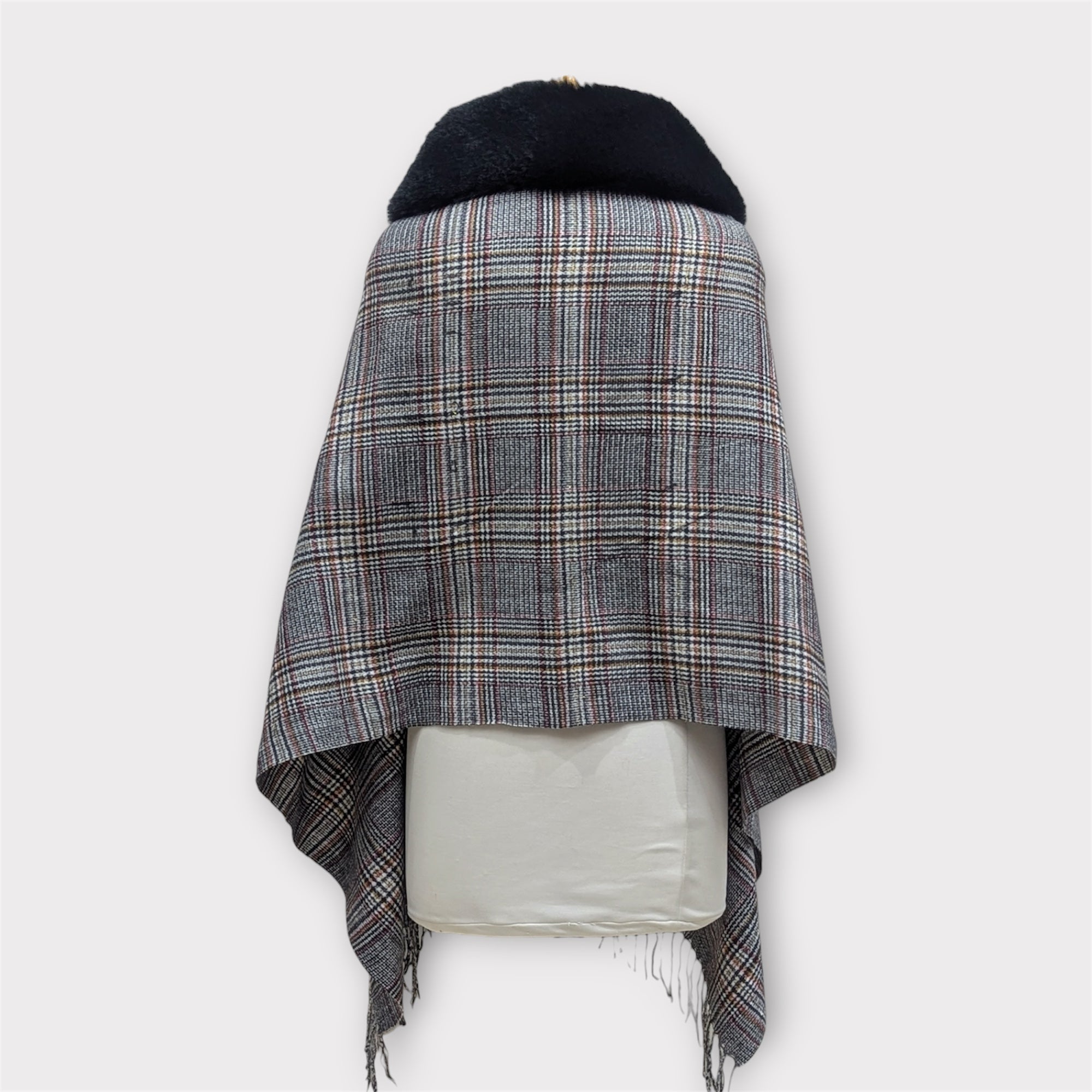 WOMEN WOOLEN SHRUG