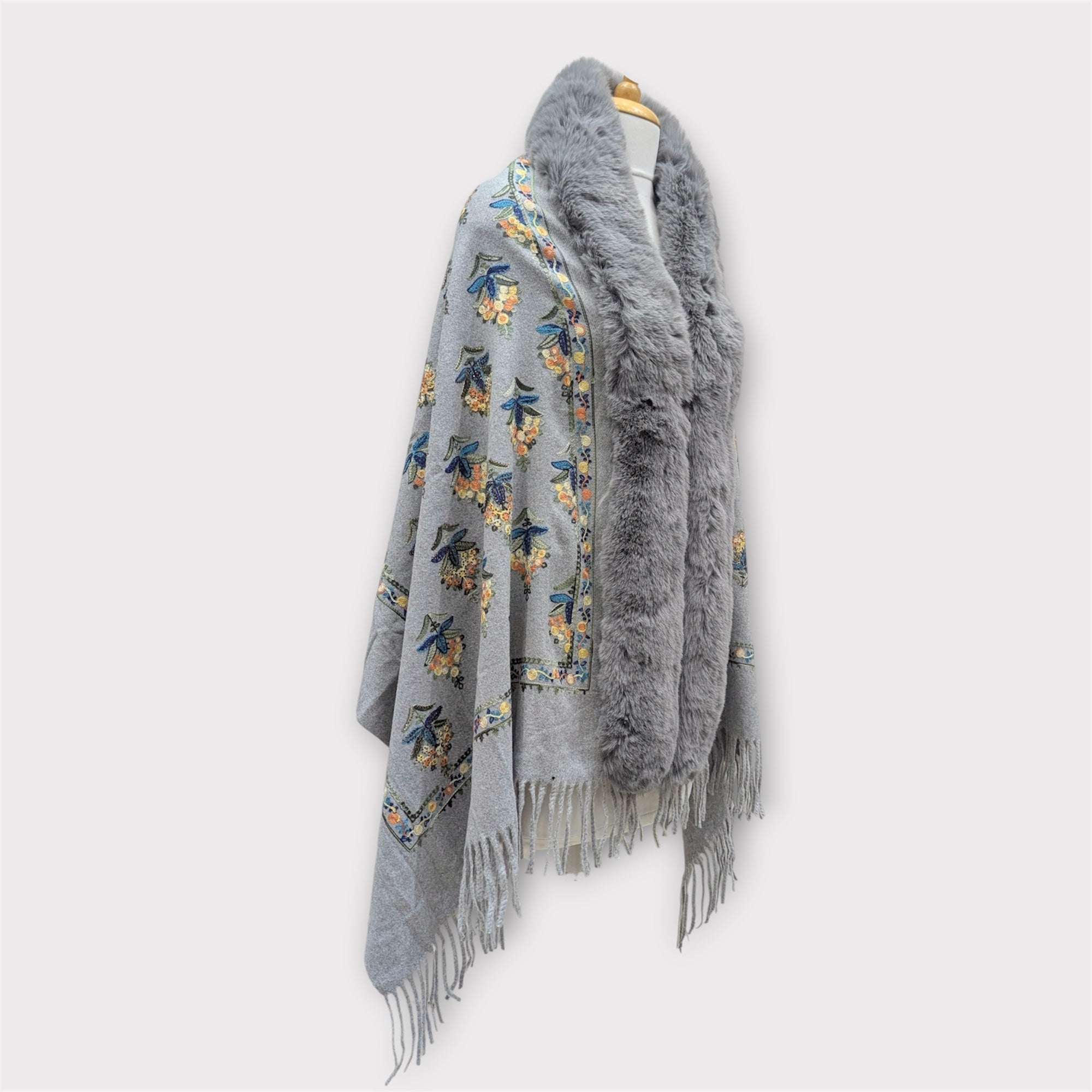 WOMEN WOOLEN SHRUG