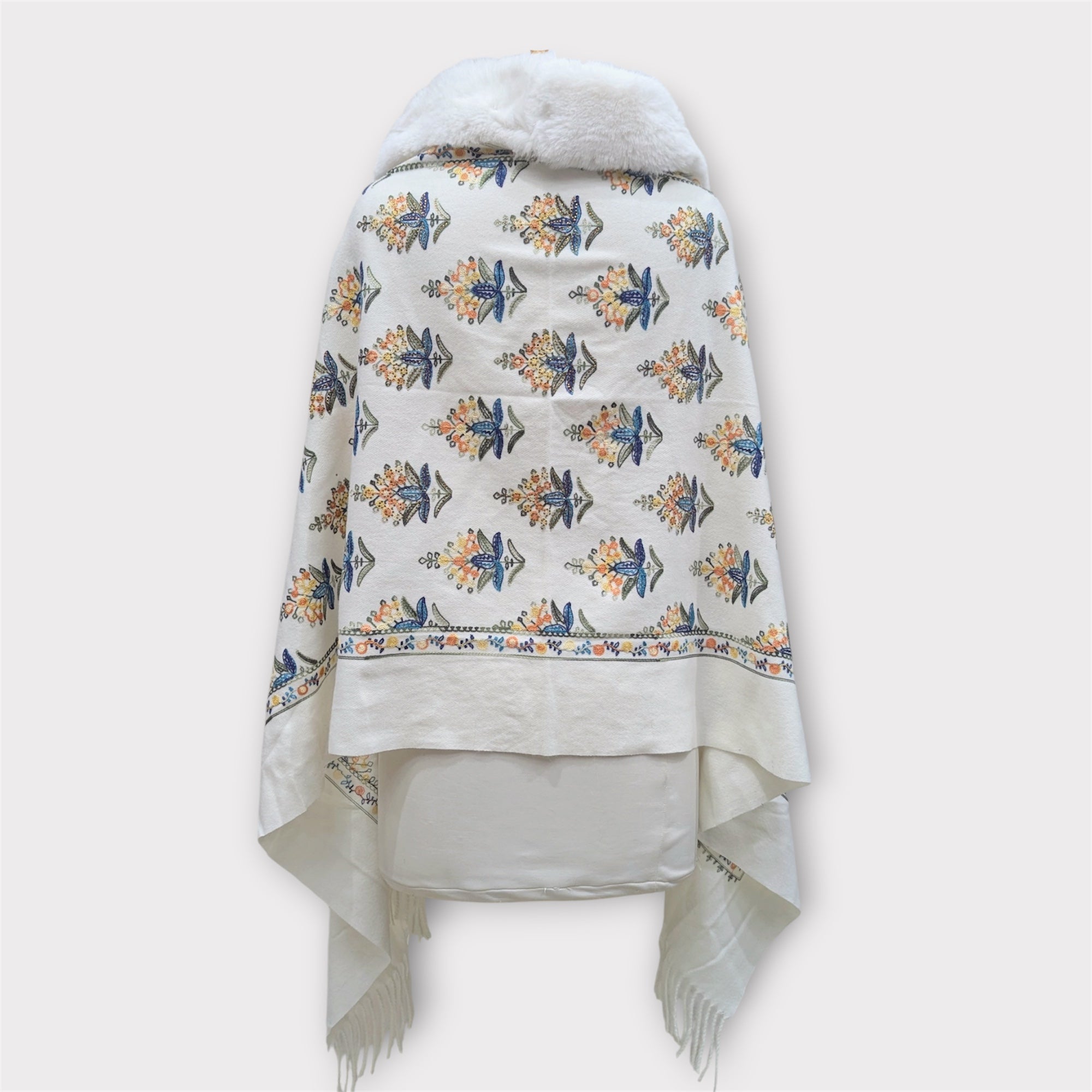 WOMEN WOOLEN SHRUG