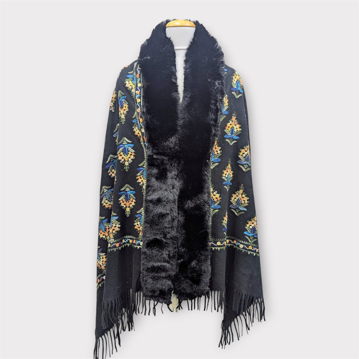 WOMEN WOOLEN SHRUG