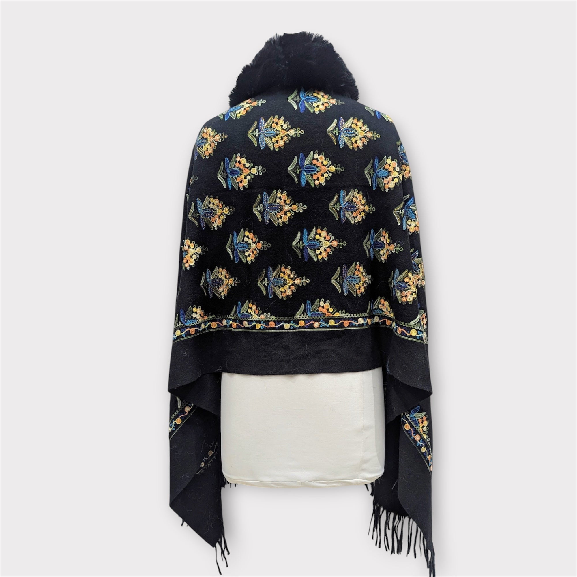 WOMEN WOOLEN SHRUG
